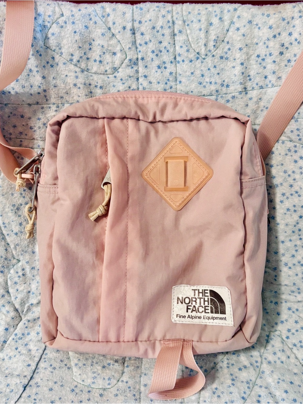 The North Face Berkeley bag Crossbody Purse Nylon Dusty Pink